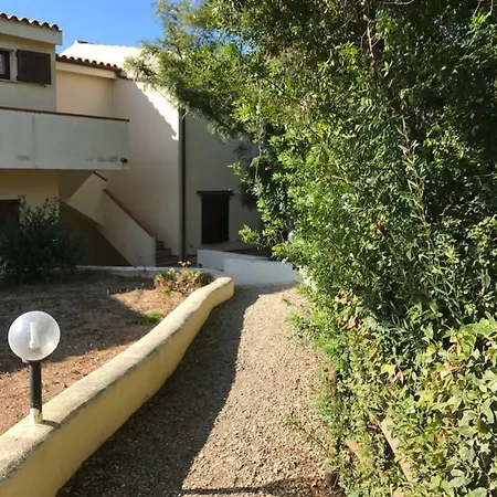 Tra Rocce Pini E Mare Apartament *
